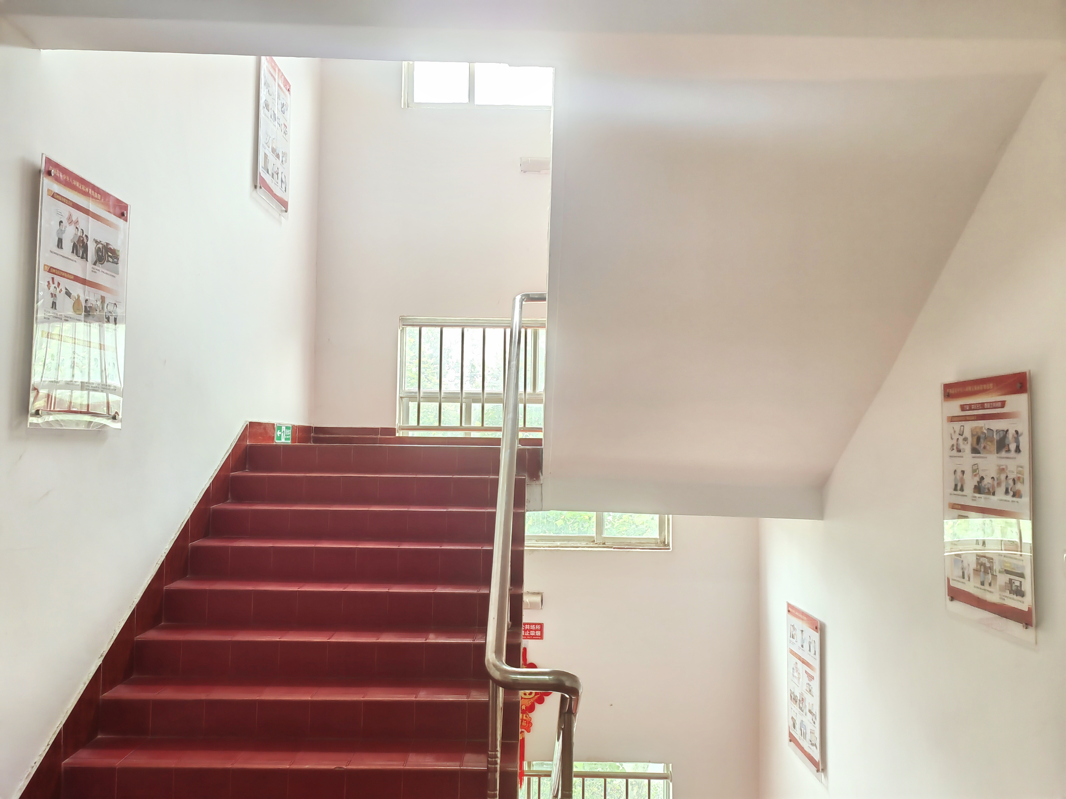 江苏海建公司纪委打造“警示教育走廊”1.jpg