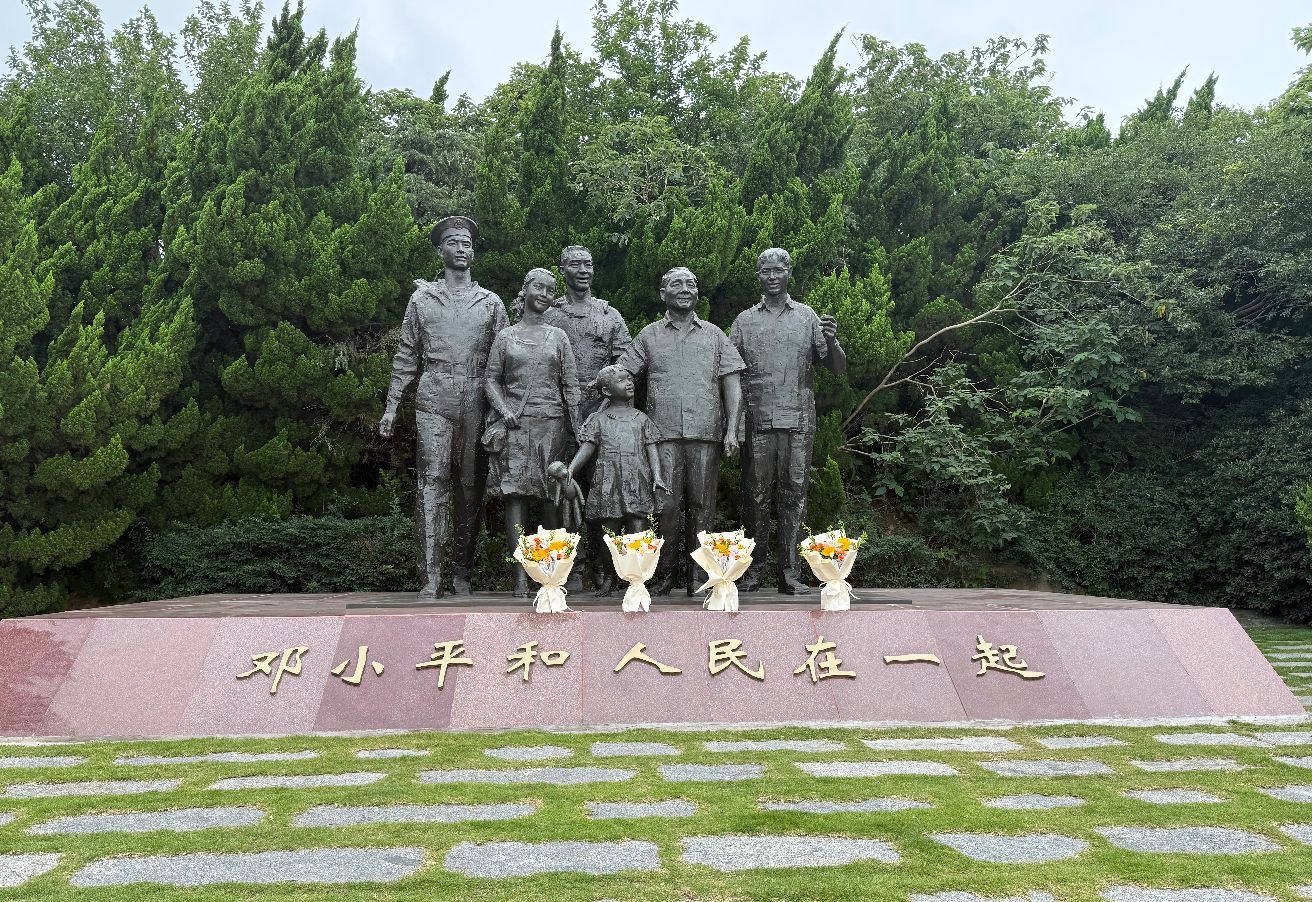 张阳111.jpg 张阳111.jpg