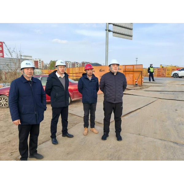 江苏海建公司党委书记深入桥梁施工现场开展安全检查