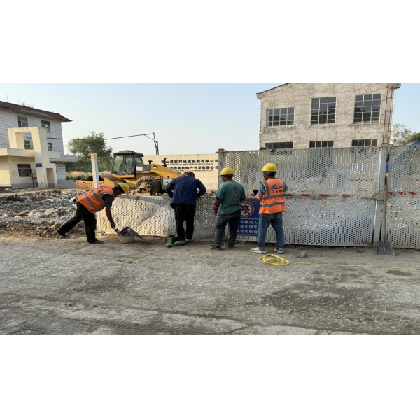 江苏海建北广场项目部多措并举织密汛期防护网
