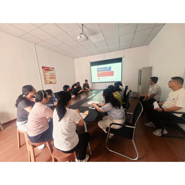 读暖心故事 凝聚奋进力量——江苏海建港通分公司开展主题读书分享活动