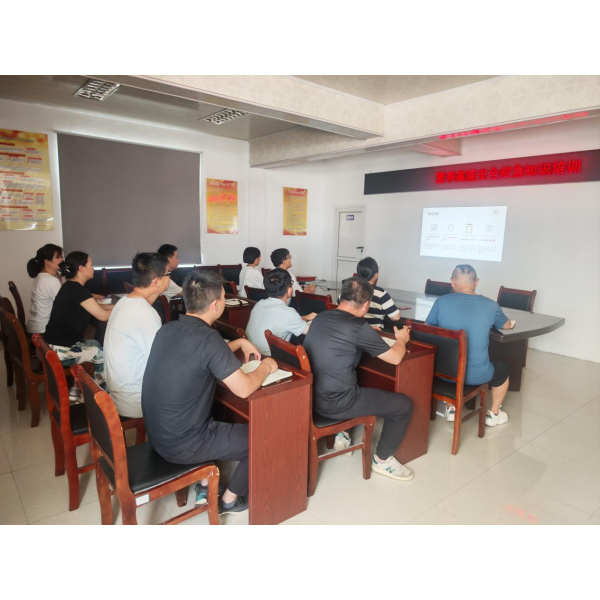 新丝路公司：筑牢试验检测安全防线，开展夏季高温安全应急知识培训